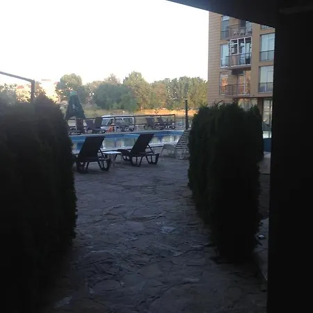 Apartment Sanny View South- студия мир авангарда *